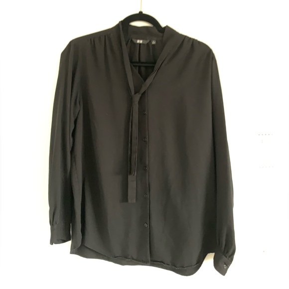 Black blouse with tie - Picture 1 of 4